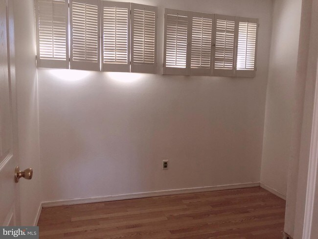 Foto del edificio - 7407 Hogarth St