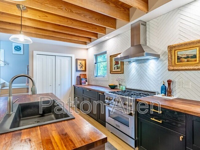 Foto del edificio - 206 Waynesville Ave