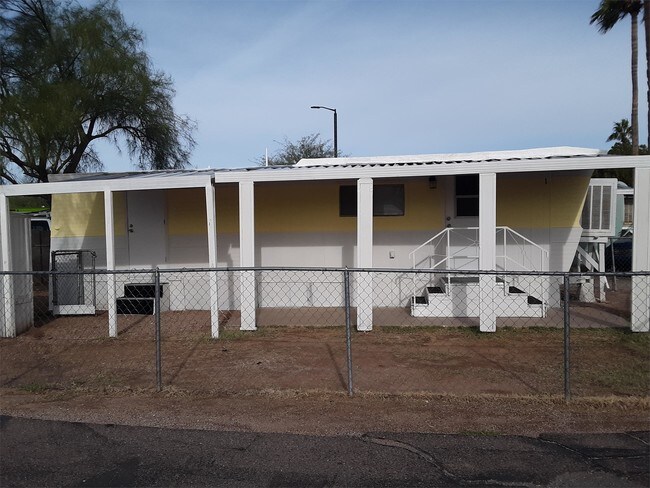 Building Photo - 710 S Lawson Dr