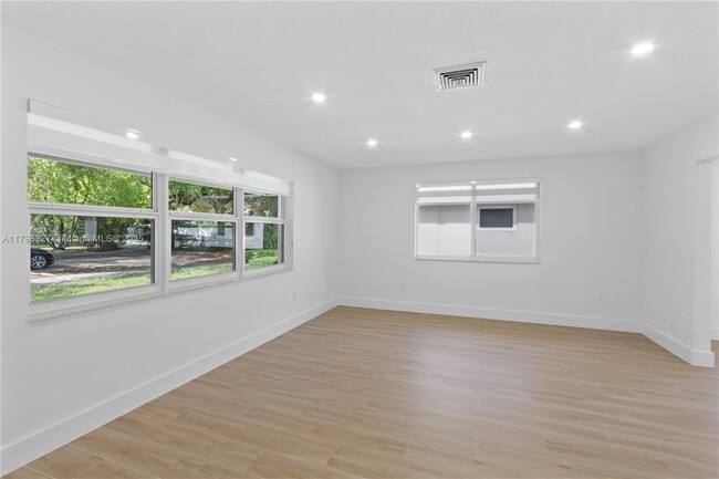 Building Photo - 1561 Alcala Ave