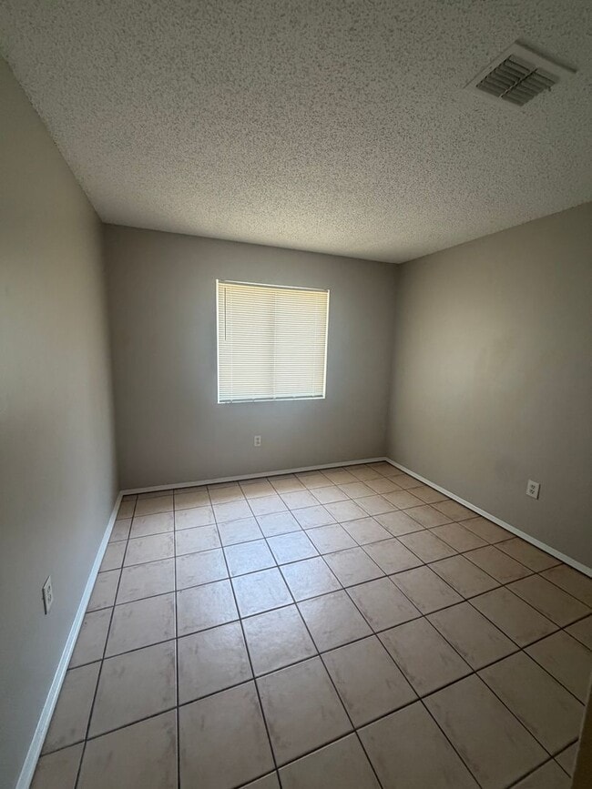 Building Photo - Charming 3-Bedroom Home in a Beautiful Sanford / Lake Mary Community with Community Pool