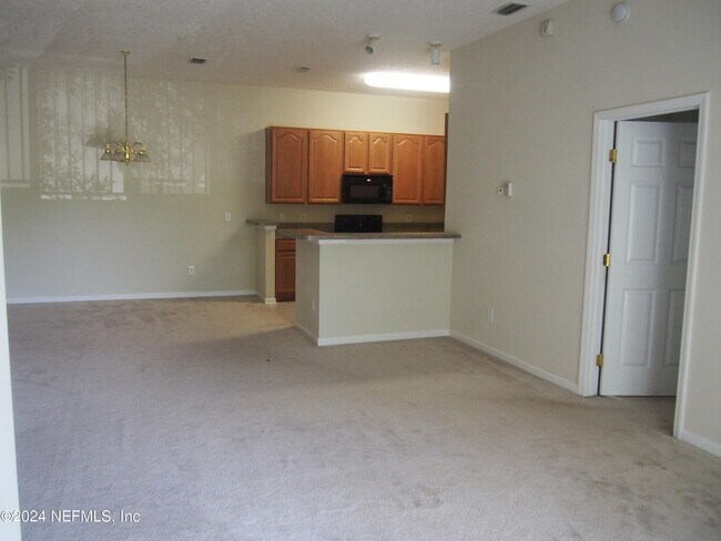 Building Photo - 8204 White Falls Blvd