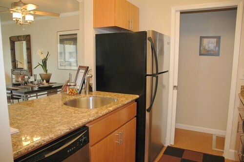 Foto del edificio - 1033 SW Gibbs St