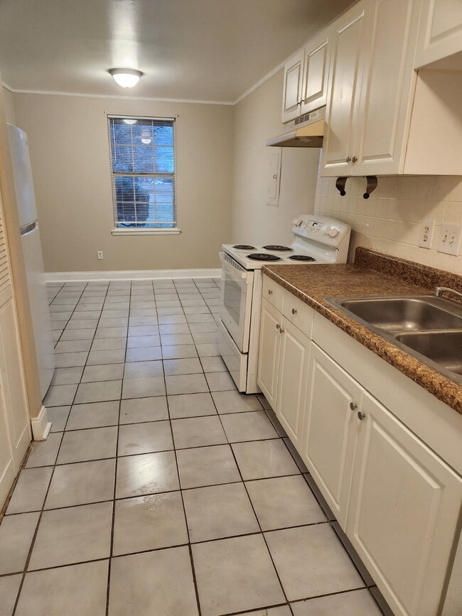 Foto del edificio - 1301 Neelys Bend Rd