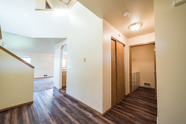 Foto del edificio - 2106 Yellowstone St