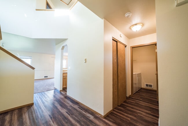 Building Photo - 2106 Yellowstone St
