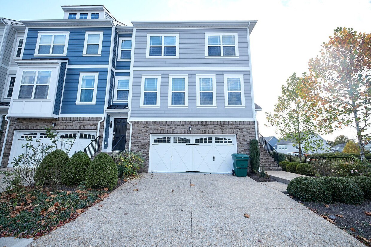 Building Photo - 11425 Hayloft Ln