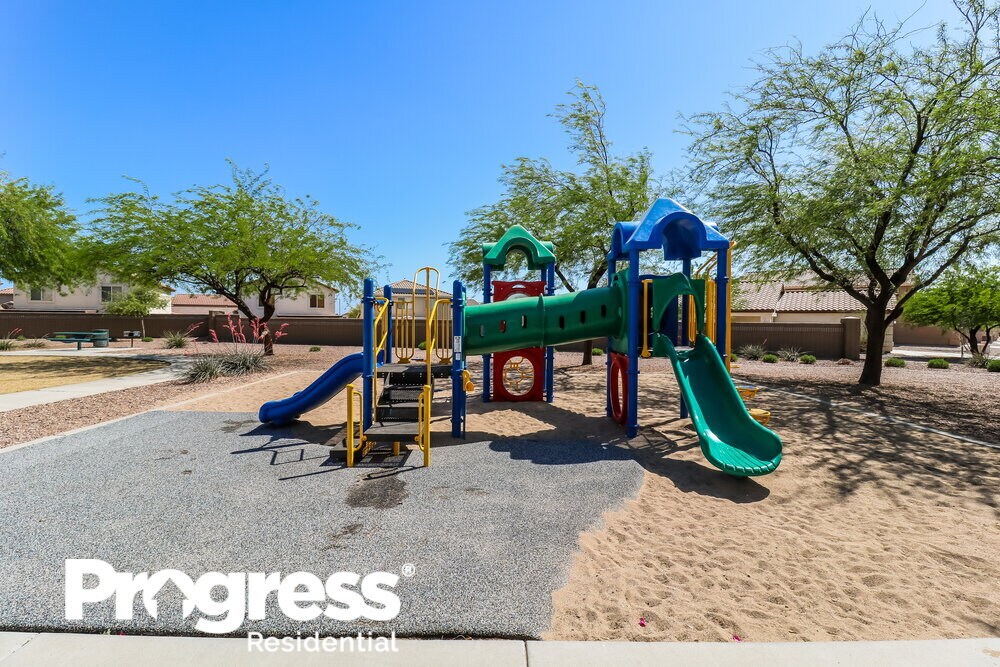 Foto del edificio - 1095 S 224th Ln