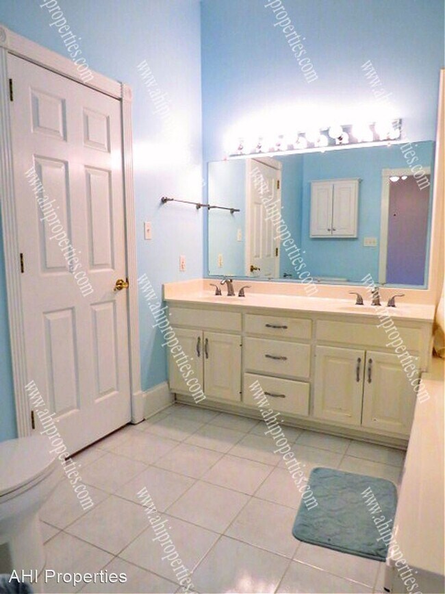 Foto del edificio - 4 br, 3 bath House - 900 Clinton Avenue E