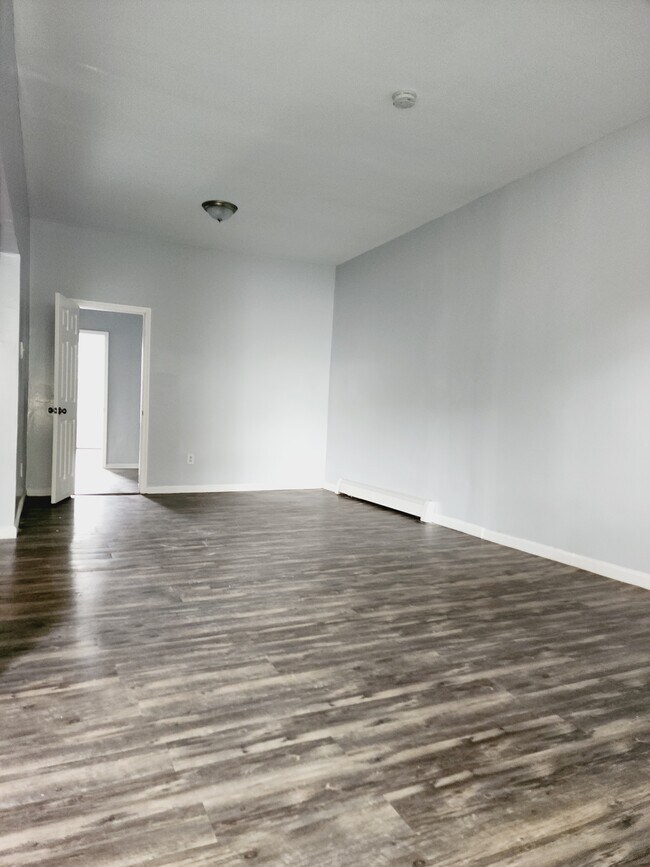 Building Photo - 124 Wilkinson Ave