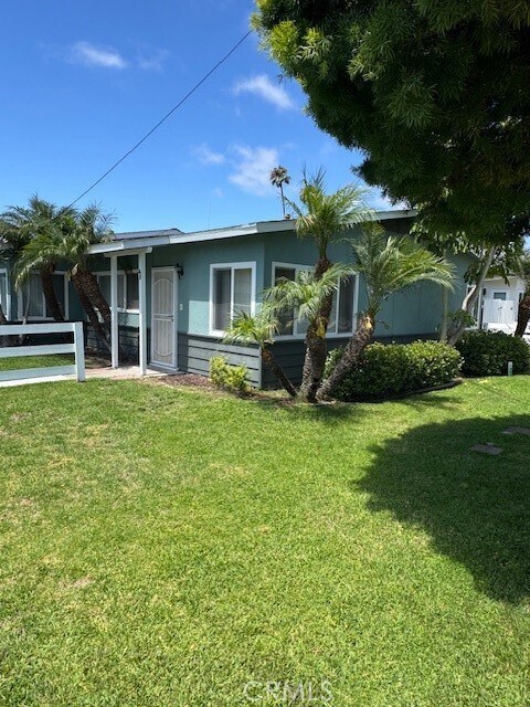 Foto principal - 237 Costa Mesa St
