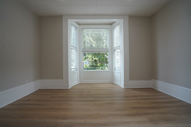 Building Photo - 142 Dorchester St