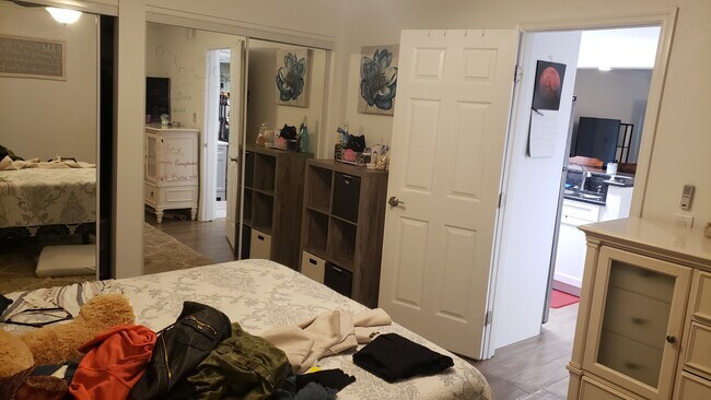 Dormitorio 2 - 1723 Gulf Rd