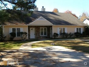 Building Photo - 2628 Country Trace SE