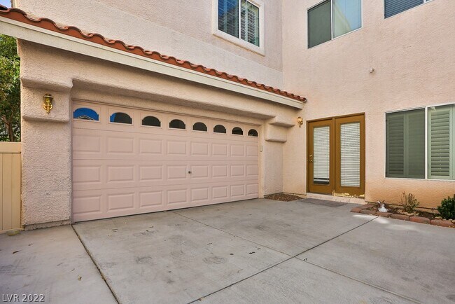 Building Photo - 8947 Snowtrack Ave