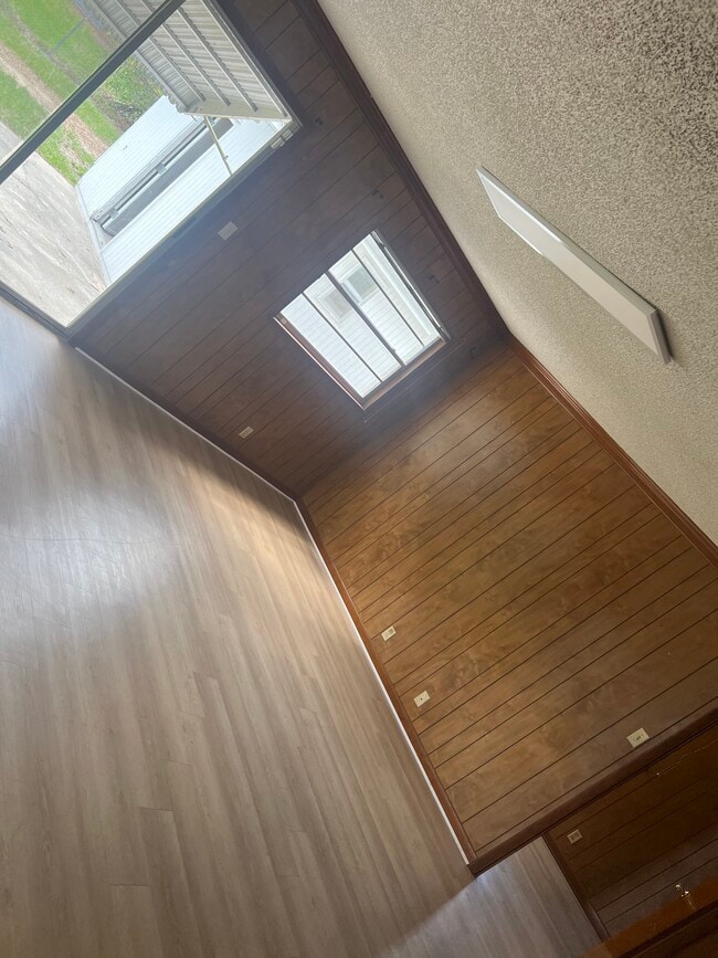 Building Photo - 2436 Husson Ave
