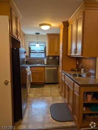 Building Photo - 301 Westminster Pl