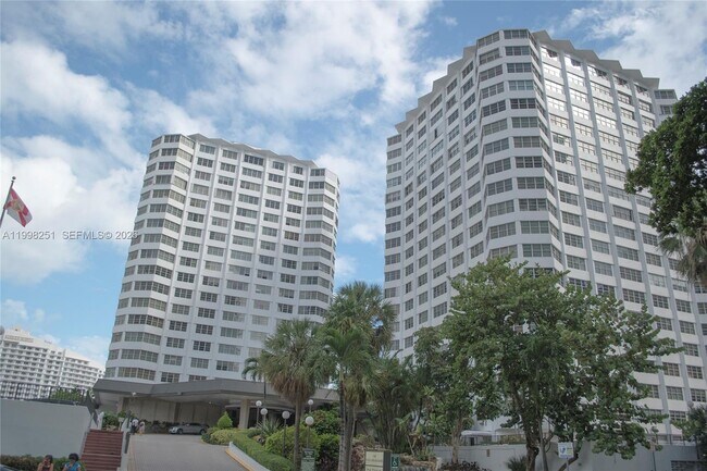 Foto del edificio - 825 Brickell Bay Dr