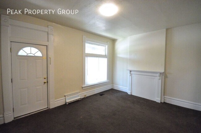 Building Photo - Available Fall 2024!   Located on Southeas...