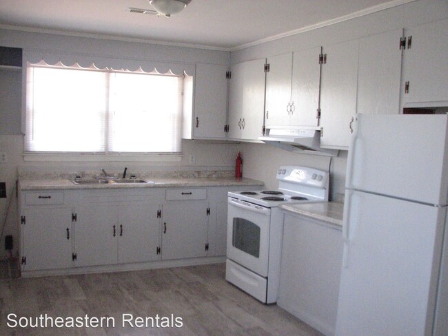 Foto del edificio - 3 br, 1 bath House - 5030 Cane Savannah