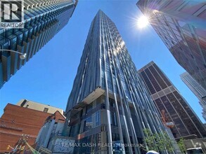 Building Photo - 1-2011 Yorkville Ave