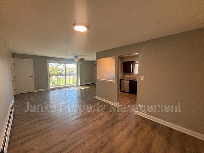 Foto del edificio - 4542 Heartland Dr