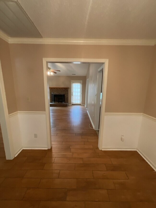 Foto del edificio - Nice 4 Bedroom, 2 Bath Home - 225 Audubon Dr.