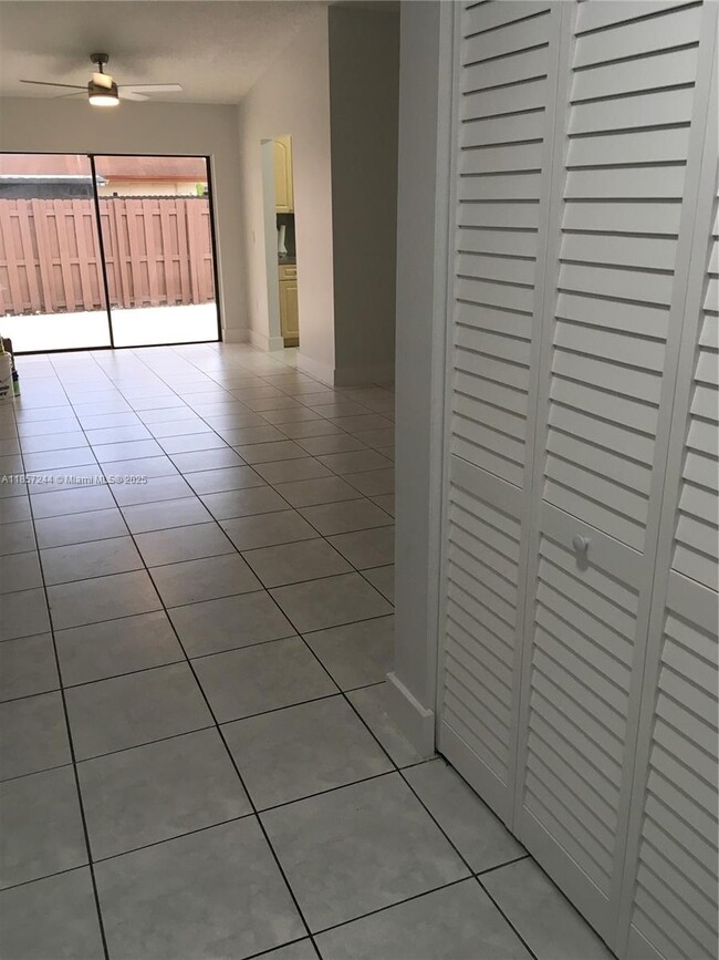 Building Photo - 5221 SW 139th Avenue Rd