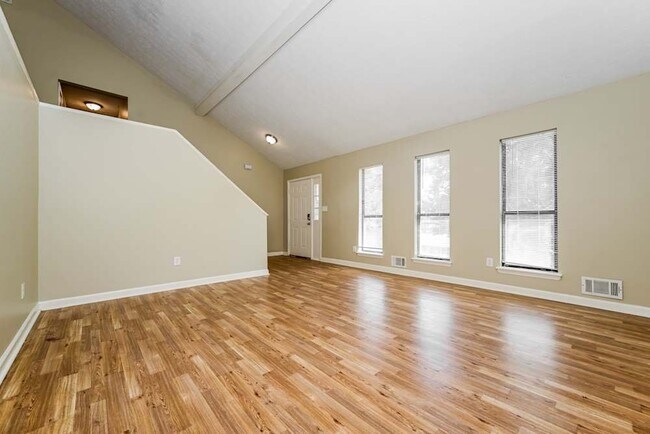 Foto del edificio - 4687 Dogwood Farms Dr