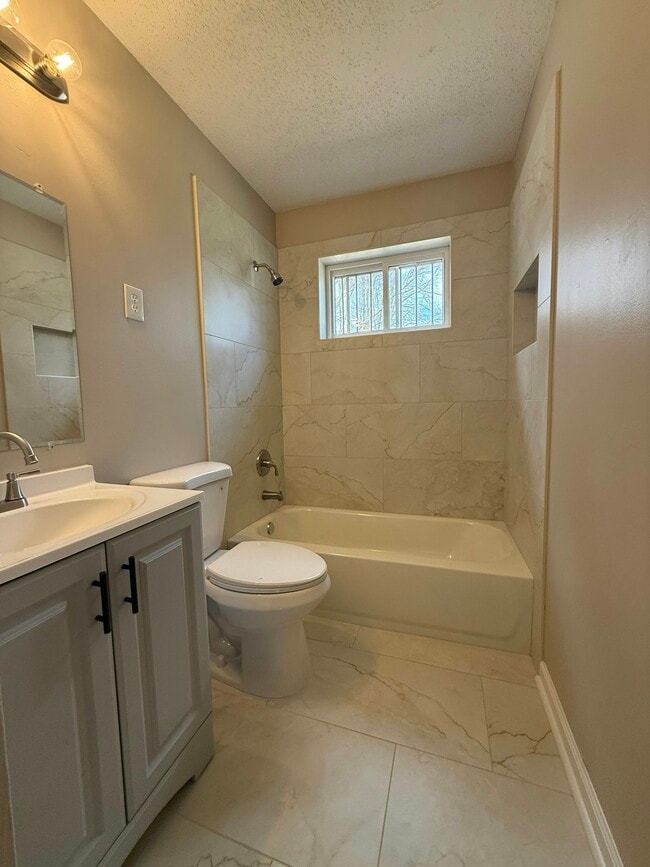 Foto del edificio - 256 Delta Rd