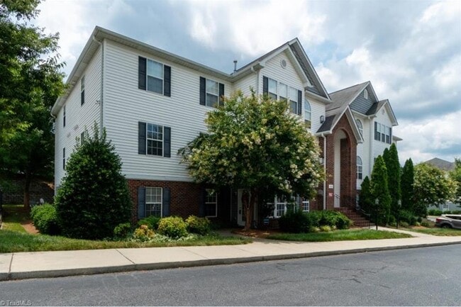 Foto del edificio - 4320 Cedarcroft Ct