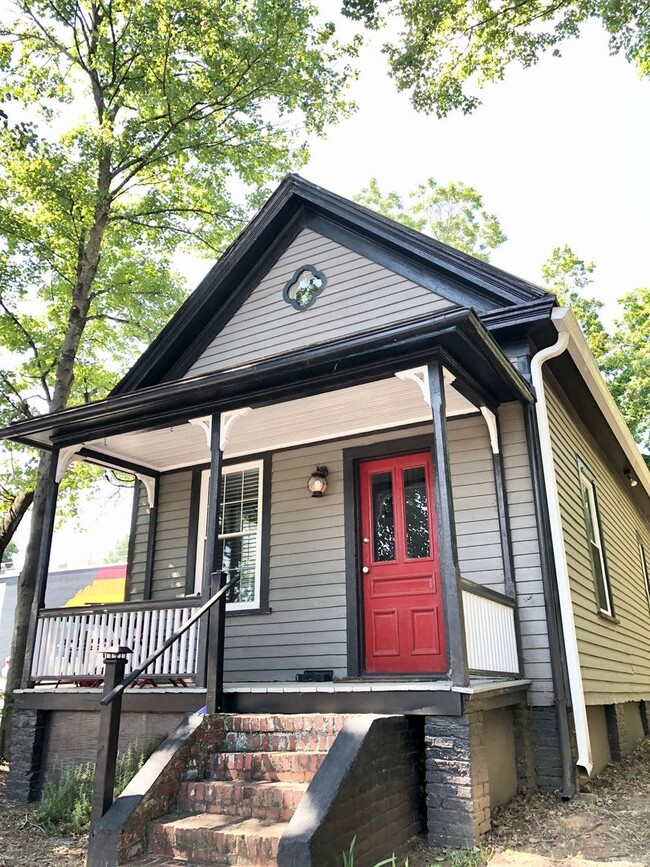 Building Photo - Historic Home with Loft