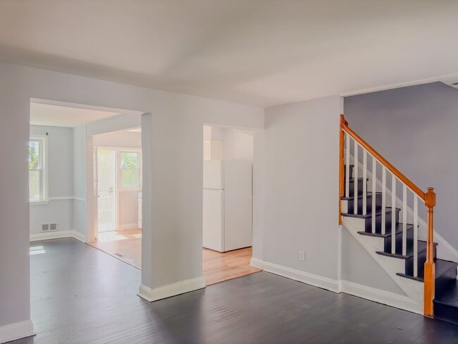 Building Photo - 5967 Glen Falls Ave