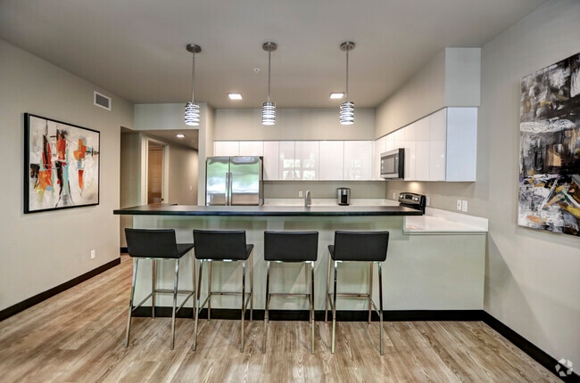 Kitchen Bar-Quartz countertops - Nine’s on 9th