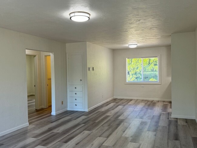 Photo - Fully updated 2 bed 1 bath single story duplex in a great location! House