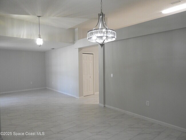 Foto del edificio - 895 Brookson Ave NW