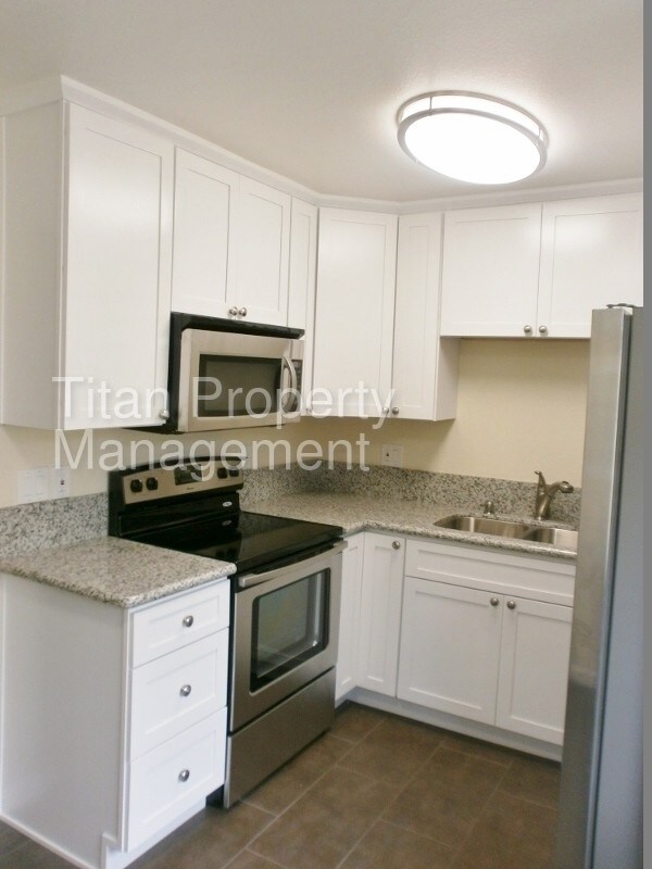 Building Photo - 1825 G St