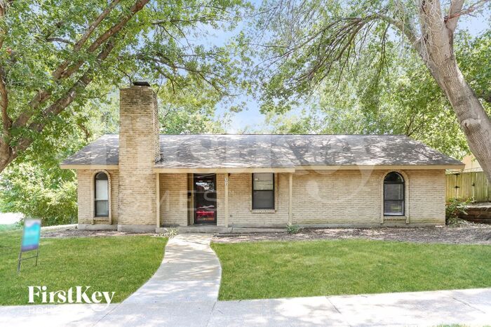 Primary Photo - 302 Wildbriar Dr