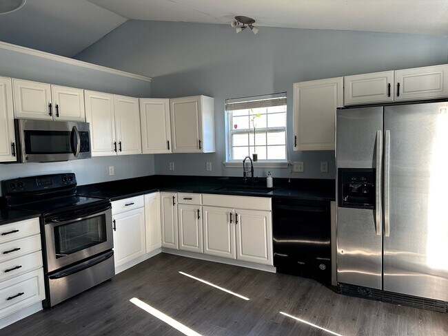 Kitchen - 6125 Woodmill Dr
