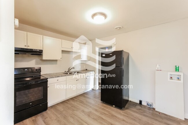 Foto del edificio - 606 Fleetwood Cir