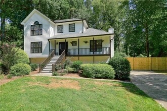 Building Photo - 3003 Maple Ln