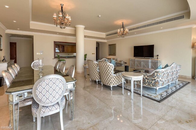 Building Photo - 2030 N Pacific Ave