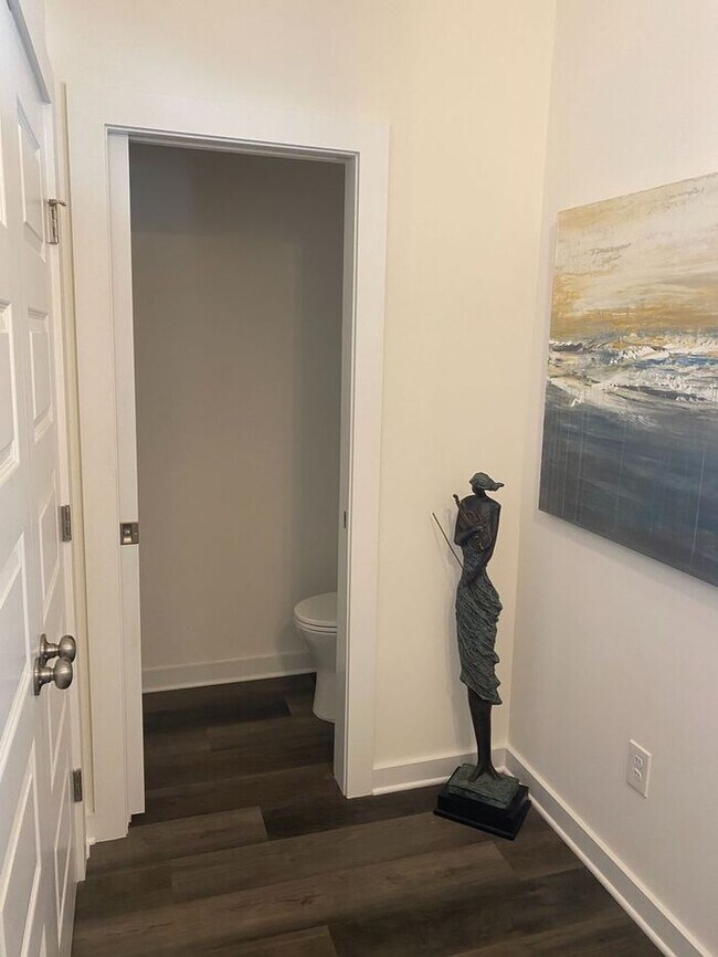 Foto del edificio - 3738 Masonboro Loop Rd