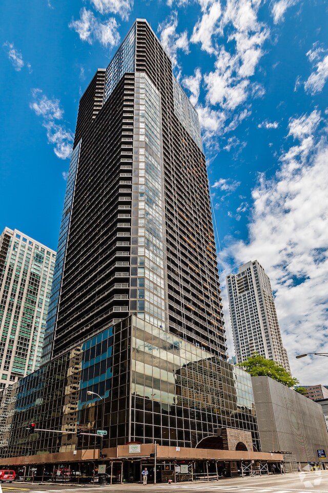 Building Photo - 10 E Ontario St