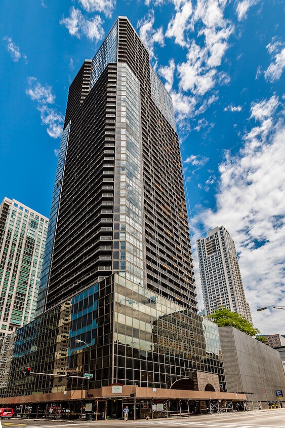 Foto principal - 10 E Ontario St