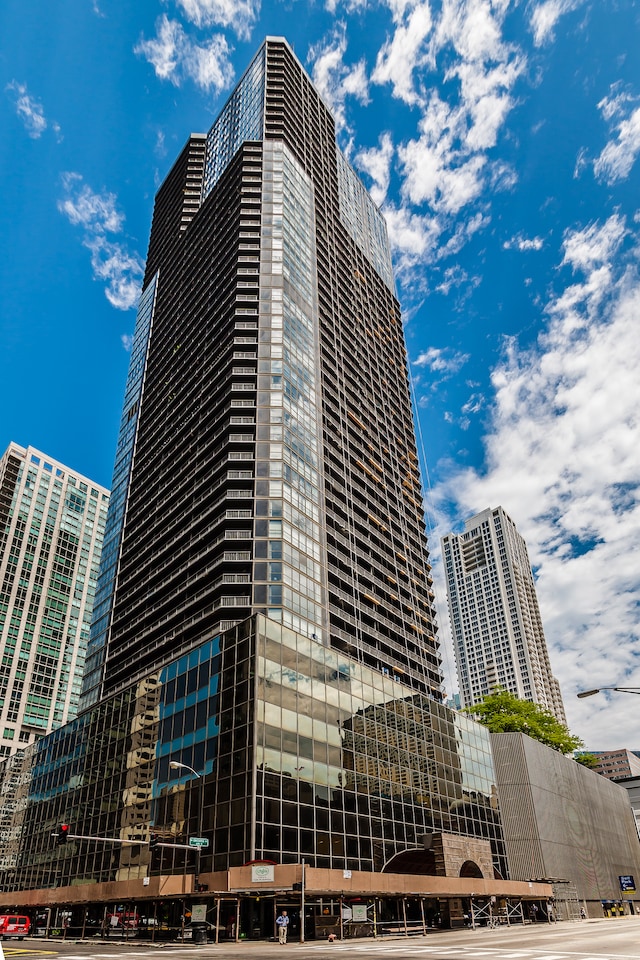 Building Photo - 10 E Ontario St