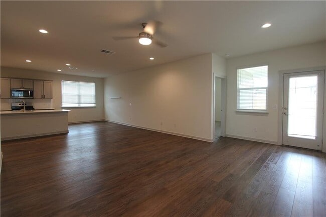 Building Photo - 136 Filifera Ct
