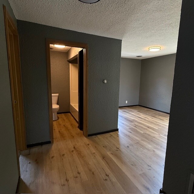 Landing Area - 1304 Blackhawk Blvd