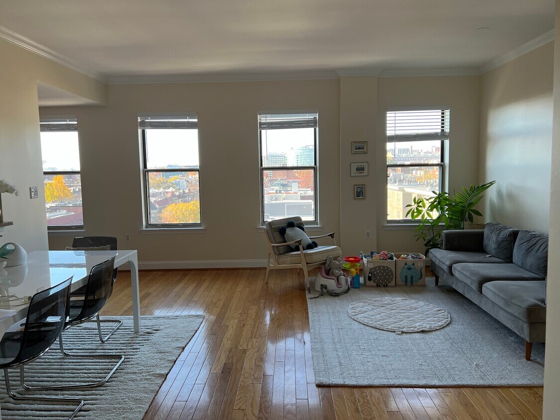 Living Room - 1621 T St NW