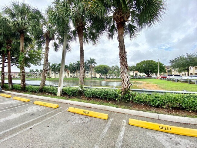 Foto del edificio - 10885 NW 89th Terrace